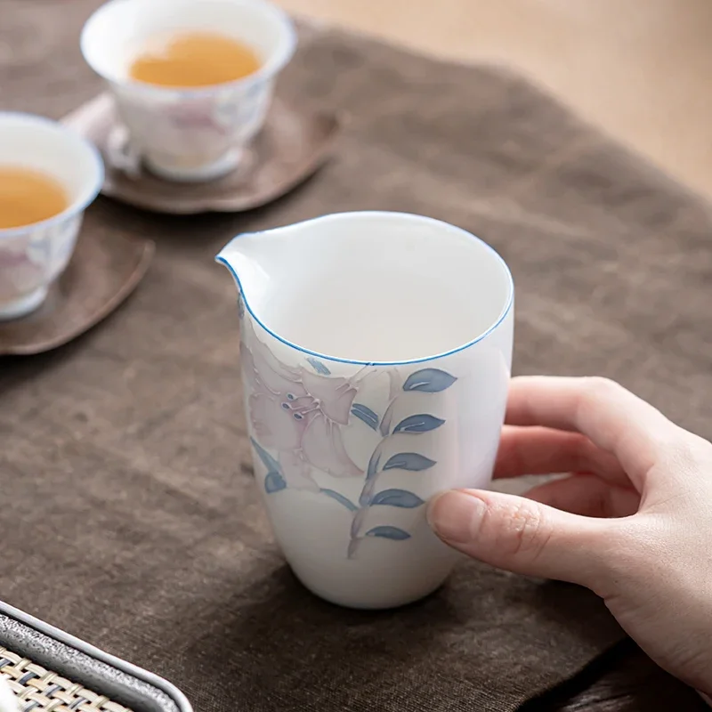 210ml Chinese Ceramic Fair Cup Cha Hai Handmade Three-dimensional Relief Flowers Teacup Household Porcelain Tea Set Accessories
