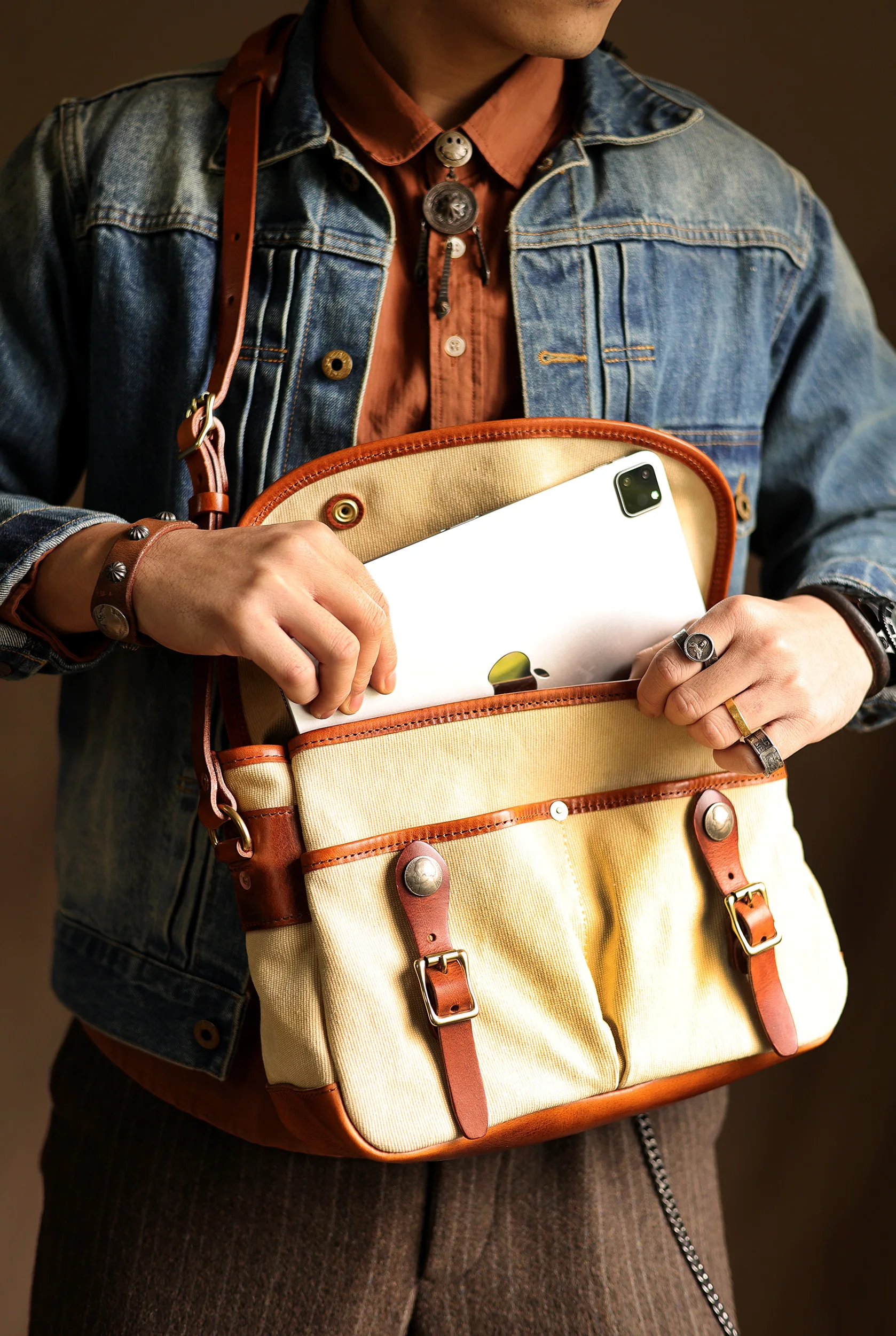 Fashion vintage handmade high quality canvas first layer leather men's messenger bag outdoor travel luxury tablets shoulder bag