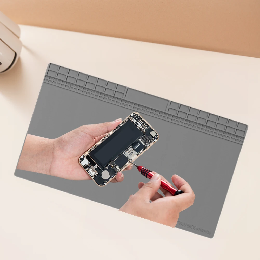 

Silicon Insulation Pad Heat-Resistant Repair Work Mat 70*40CM Work Pad Soldering Mat for Electronic Phone Laptop Watch Repair