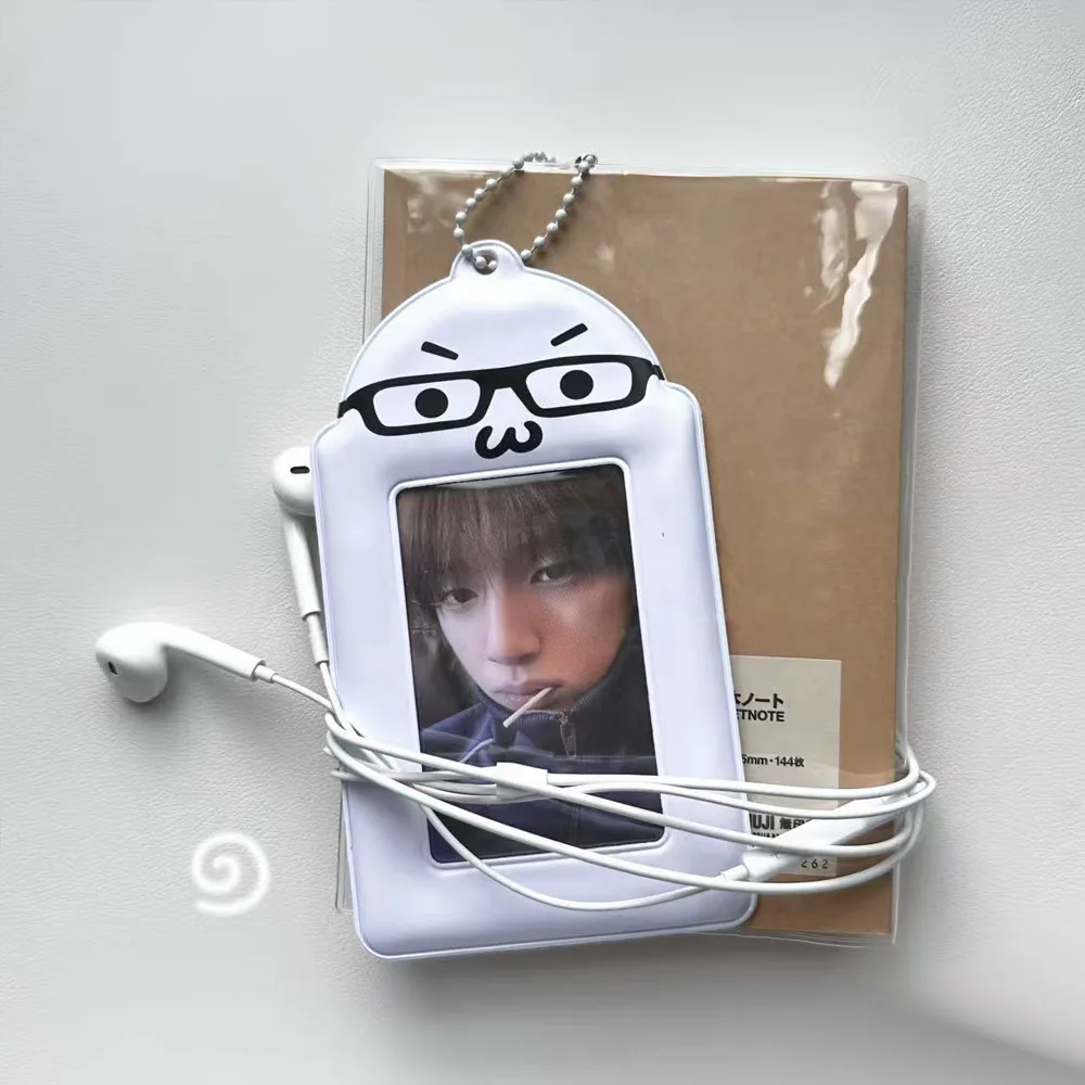 1 pièce : étui de protection en forme de chat, fabriqué par un fan, pour carte d’étudiant, avec pendentif représentant l’idole, cadeau pour un meilleur ami, en PVC, pour la cantine ou la voiture.