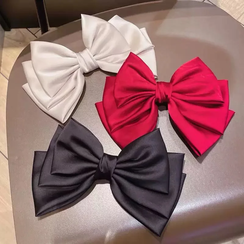 Band-Feder-Clip, Haarspange, großer Stoff, dreilagige Schleife, Haar-Accessoire für Frauen – Detail 3