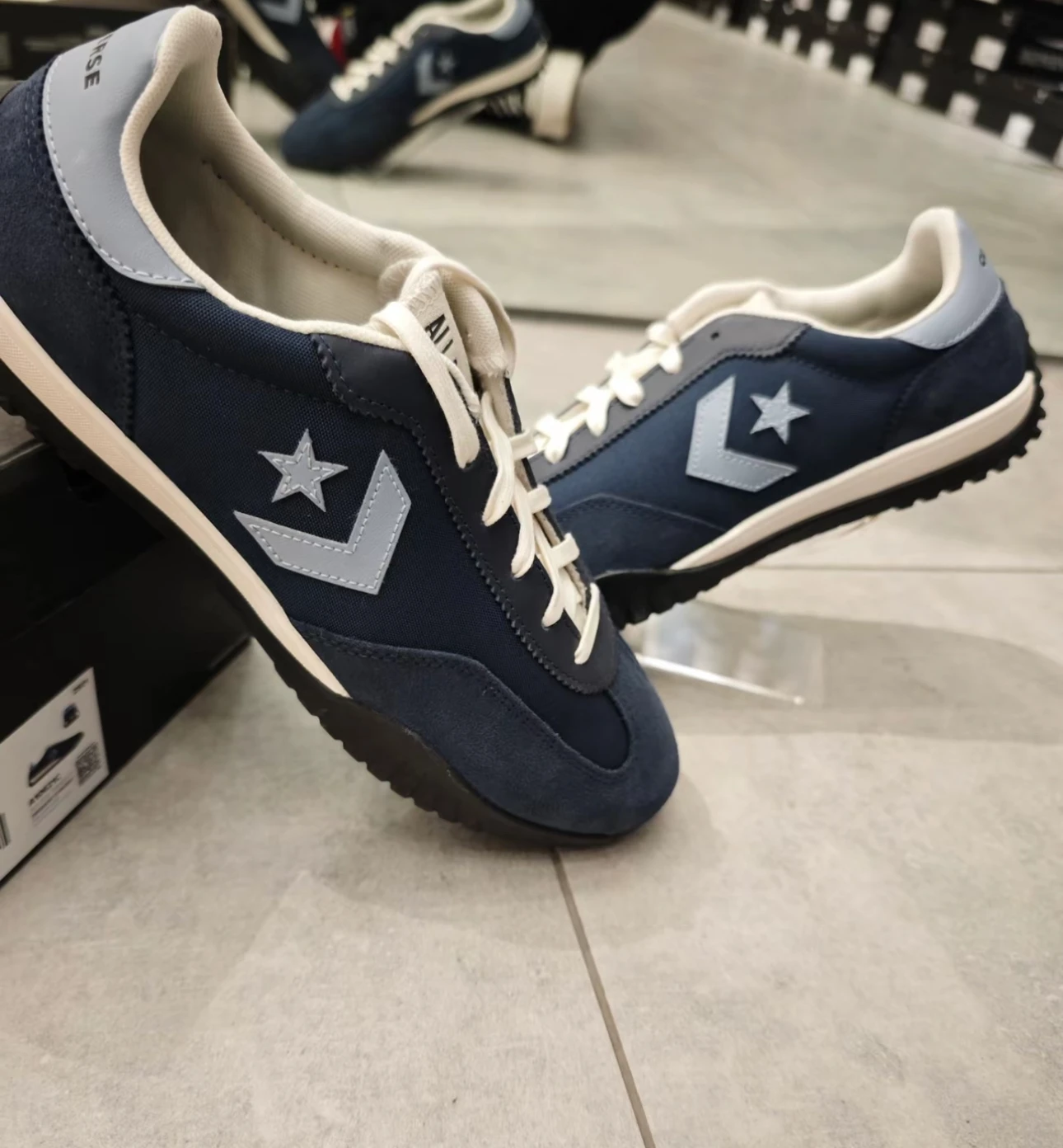 

Спортивная повседневная обувь Converse Run Star Trainer в стиле ретро с низким вырезом для мужчин и женщин синего цвета