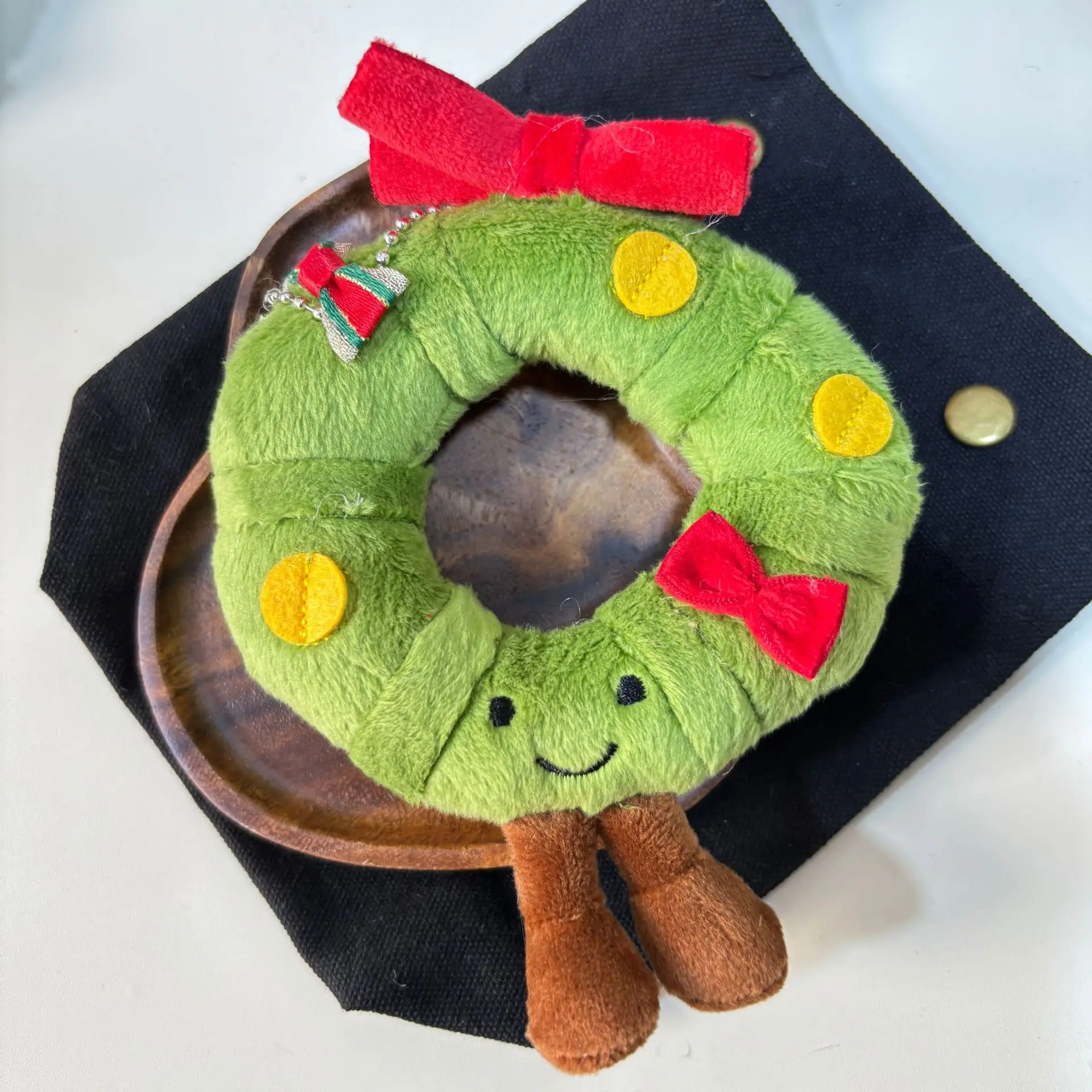 Cute Plush Toy Creative Christmas Wreath Plush Pendant Keychain Home Decor Red Bow Wreath Plush Doll Christmas Eve Holiday Gift