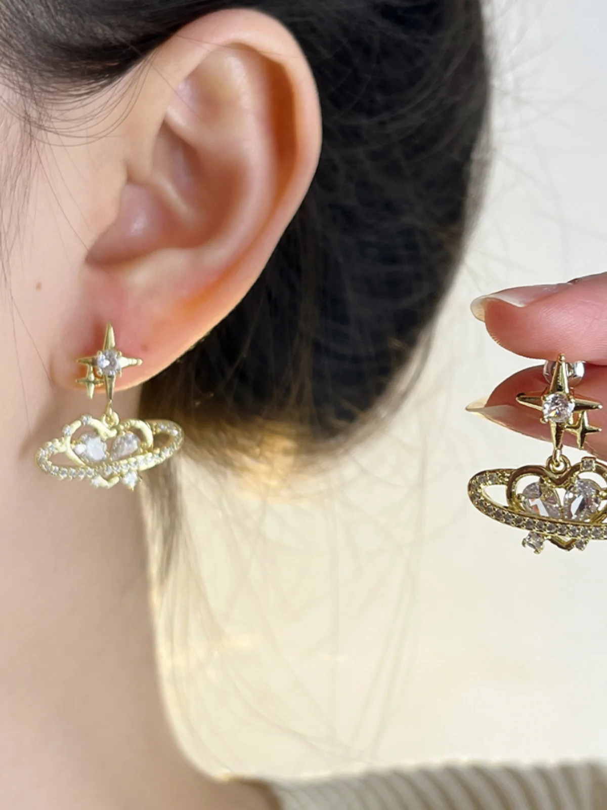 2024 New Arrival Heart Diamond Encrusted Starburst Earrings Elegant Small Sweet Dangle Light Luxury Style Jewelry