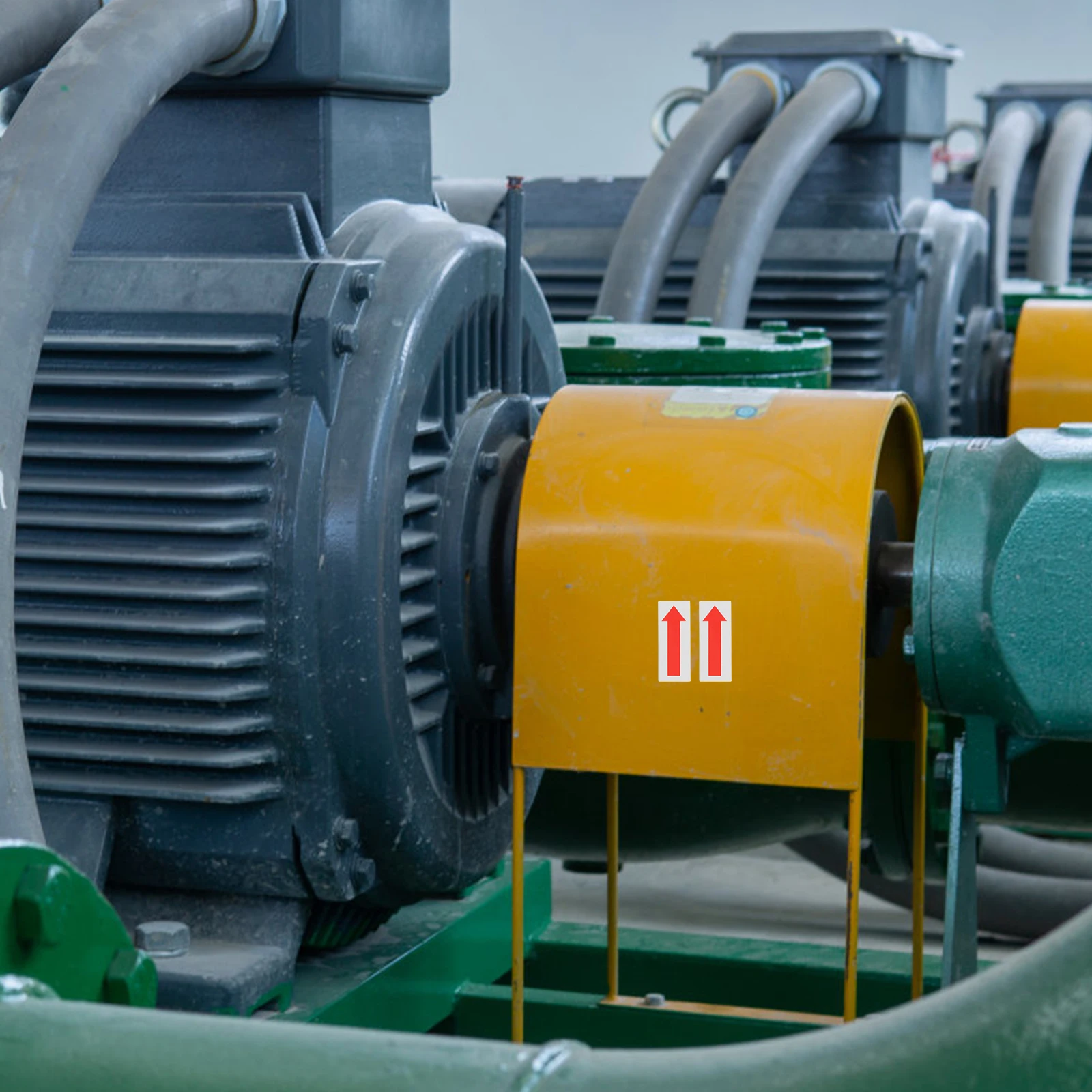 

6 Pcs Direction Arrow Sticker Fire Action Stickers Reflective Directional Signs Floor Arrows Synthetic Paper Notice