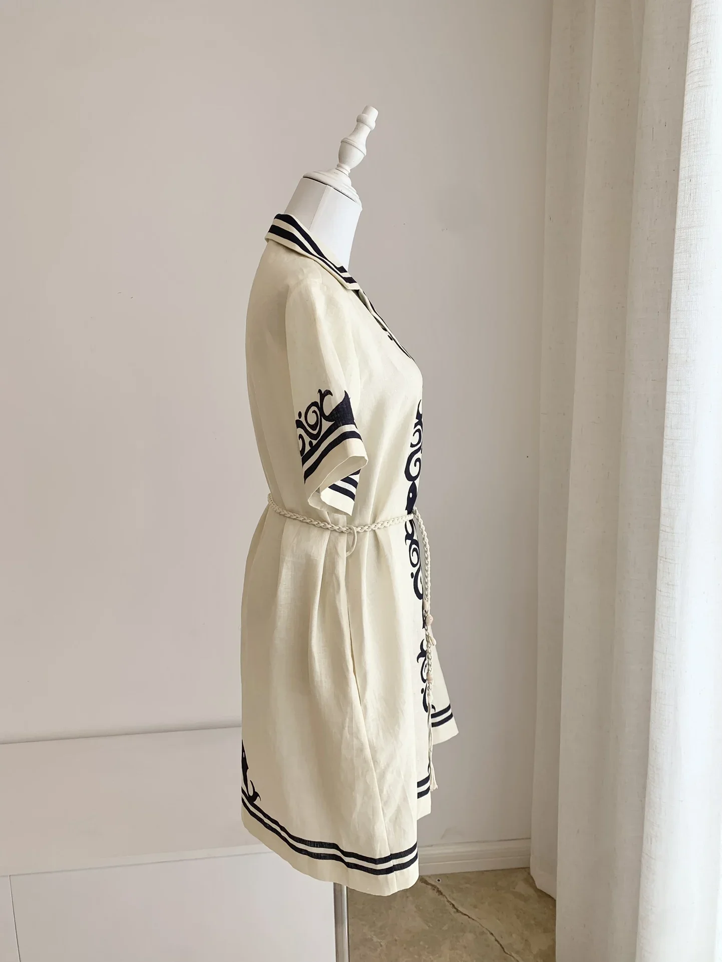 فستان قميص نسائي من الكتان بطبعة المحيط وأكمام قصيرة