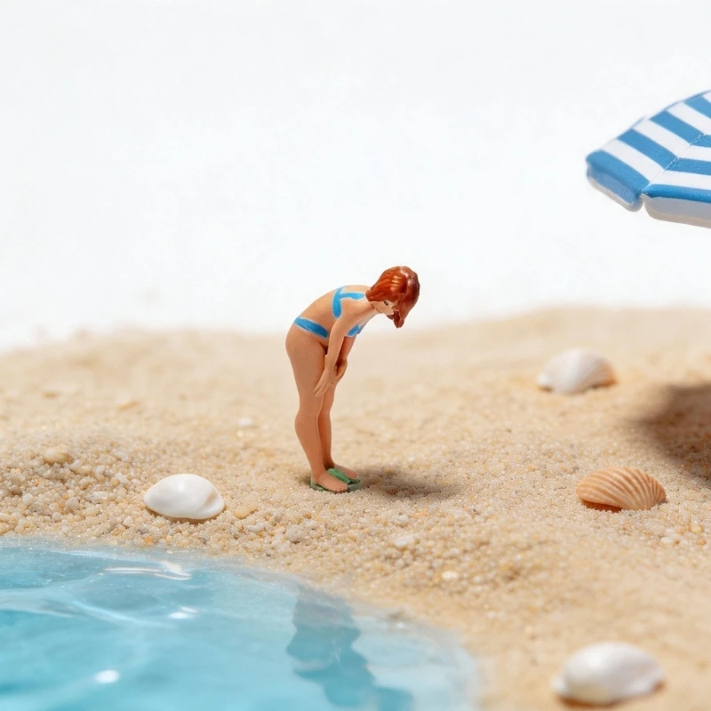 1/64 Beach Theme Swimsuit Lady Miniature Figurine Resin Painted Display Figure for Dioramas Scene, Tabletop Layouts, D2RD