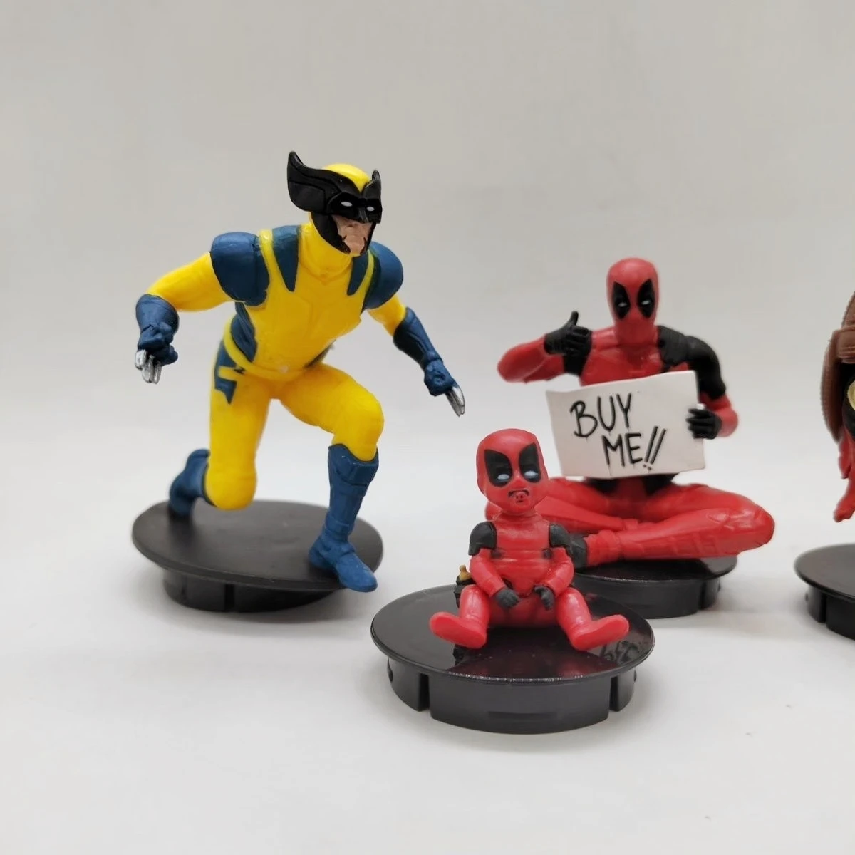 Deadpool & Wolverine Movie Topper Figure Loose Figurine Toy Exclusive Collectible Desktop Decoration Gifts ﻿