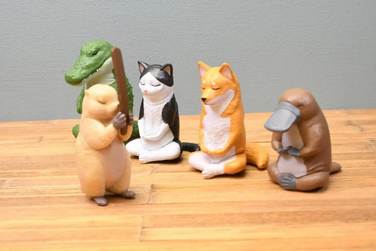 Gritar original gashapon kawai bonito anime meditar animal crocodilo shiba inu meditação modelo figura gachapon cápsula brinquedos presente