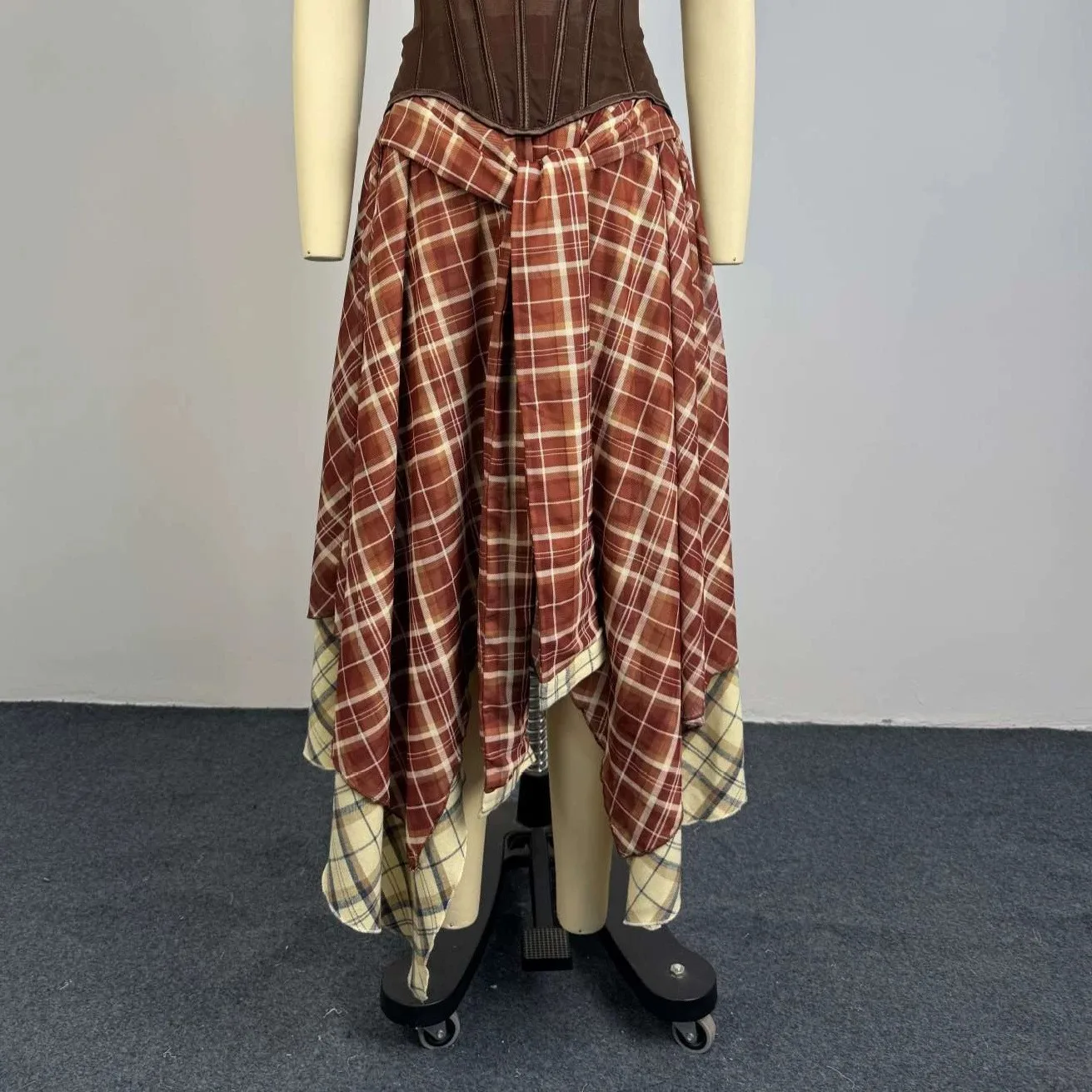 Women's Retro Plaid Slimming Two-Piece Set High Waist Irregular Half Skirt Summer New Style Suit image 6