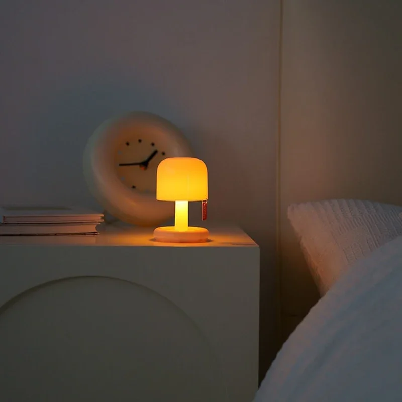 USB Rechargeable Night Light Mini Desktop Sunset Night Lamp Mushroom Style Led Table Light for Coffee Bar Home Decor Bedroom