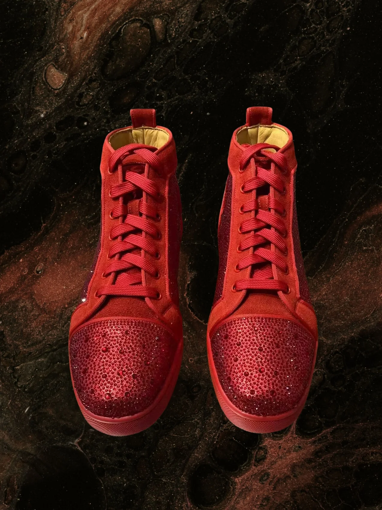 

Весна 2024, новая мужская и женская красная спортивная обувь с высоким берцем, повседневная обувь большого размера с круглым носком, украшенная стразами, пара