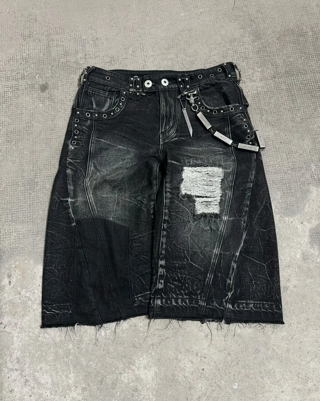 Gothic Retro Fashionable Men's and Women's Shorts Y2K Harajuku Hip-hop Punk Casual Loose Denim Shorts Street Design Trend