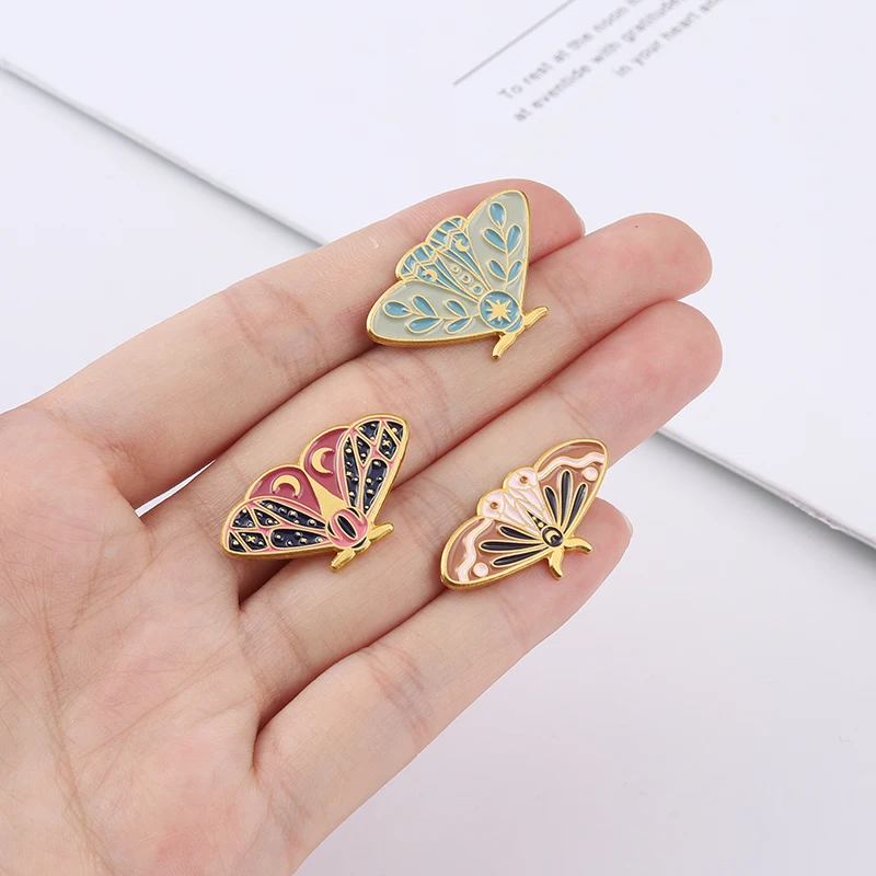 Retro Moth Butterfly Enamel Pins insect Brooches Star Moon Gold Color Lapel Badges Animal Jewelry Gifts for Women Girl Wholesale