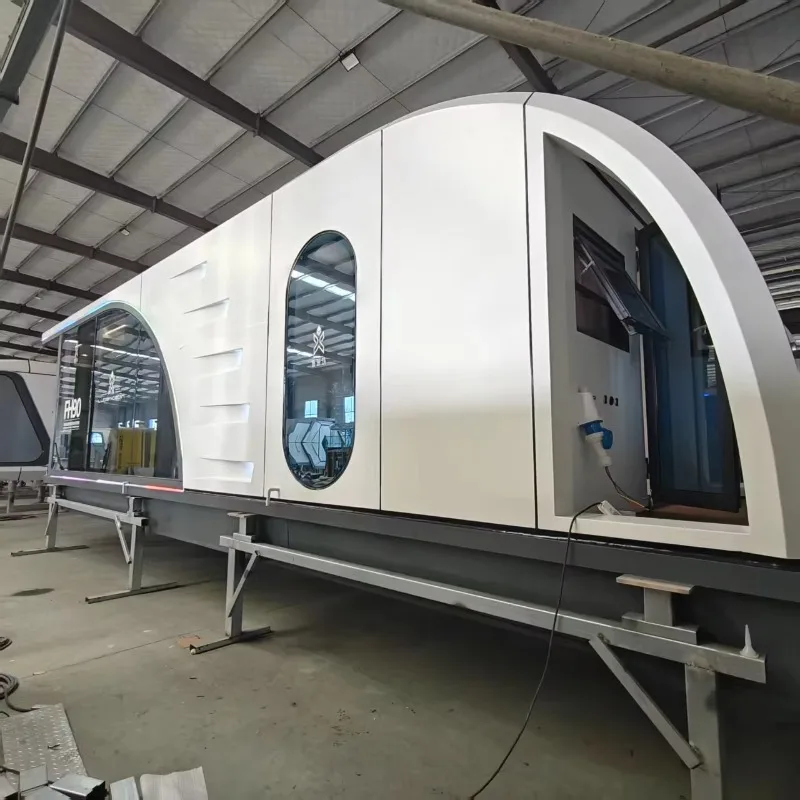 Eco-Pod Lu Xury Wat… - image