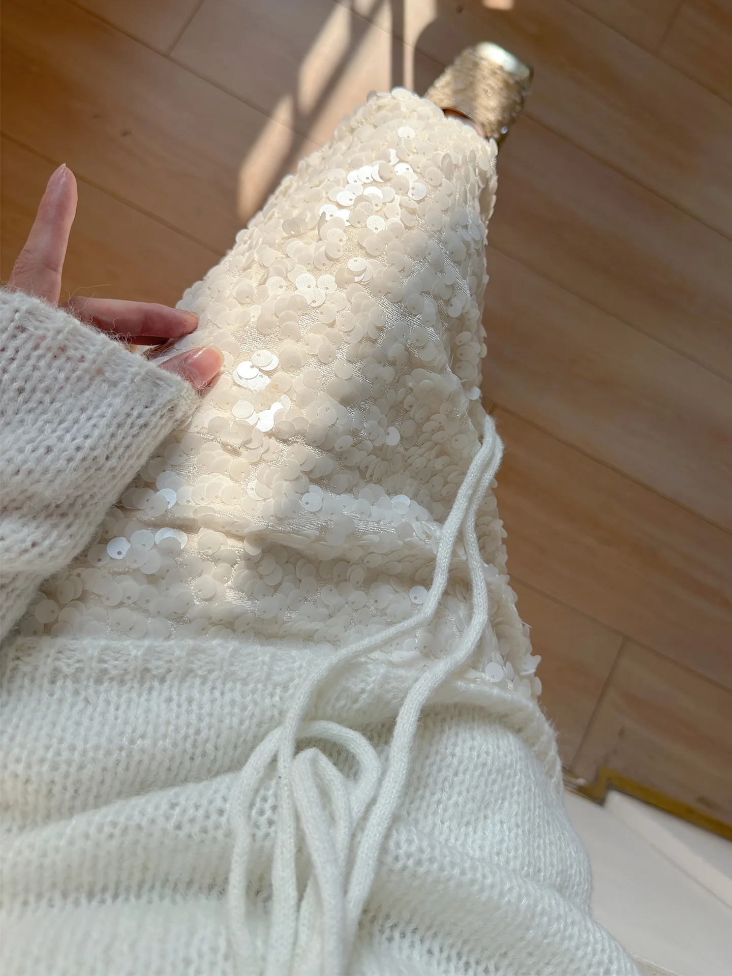 

Элегантная женская юбка миди с эластичным поясом, разрезом сзади и мелкими пайетками, утягивающая, с высокой талией, для повседневной носки