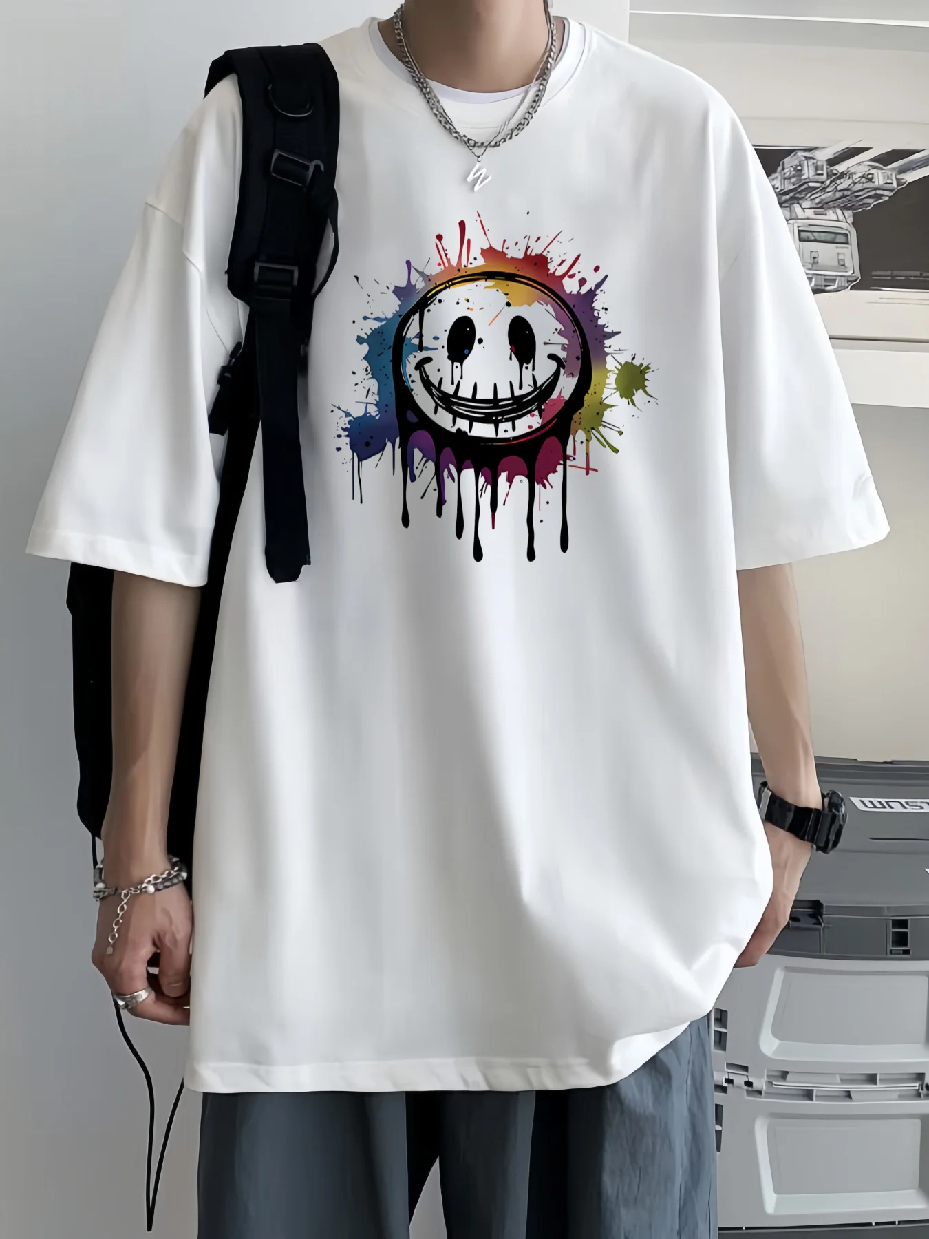 【セール中】溶けたスマイリーフェイス グラフィック Tシャツ 夏 メンズファッション 高品質コットン プレミアム品質 リラックスフィット ミニマリスト 冬の必需品