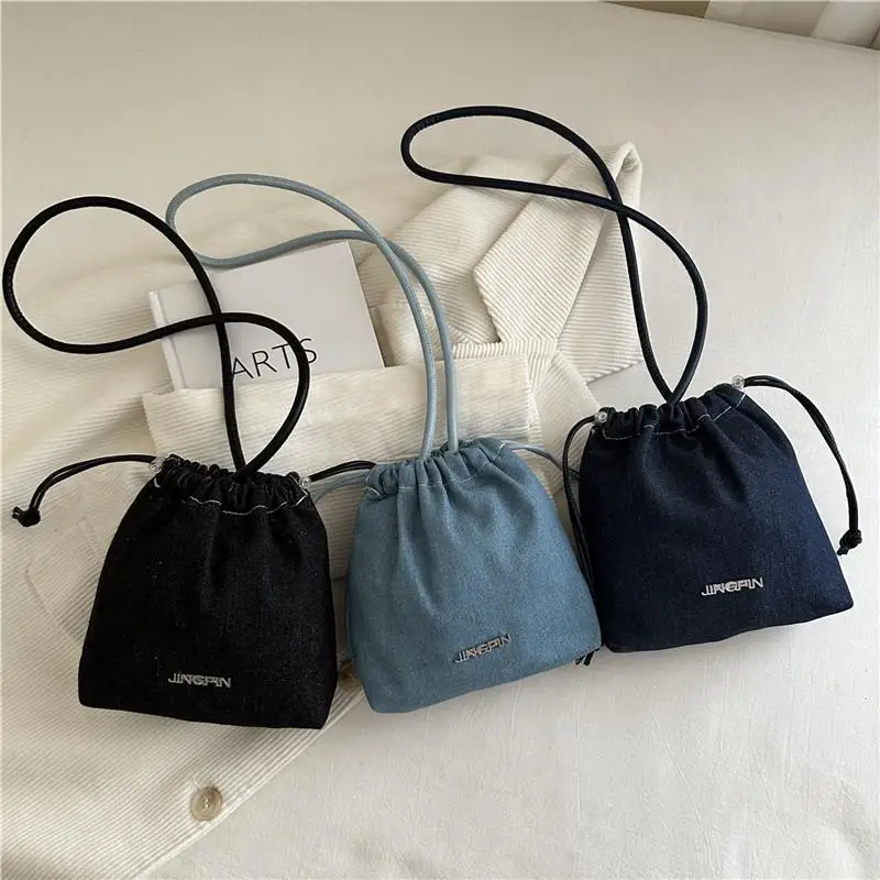 Borse a tracolla con coulisse in denim alla moda Borsa da ragazza Borsa a secchiello con tracolla Borsa da donna con senso del design della moda Borsa per telefono Borsa per pendolari Regali