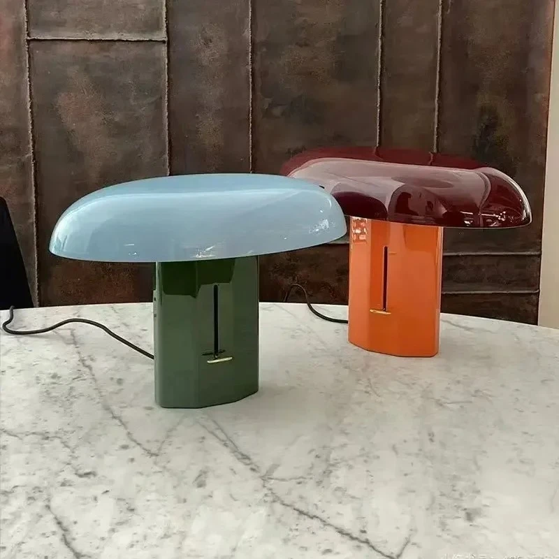 

2025 итальянский железный красный оранжевый настольная лампа с грибами, моделирующий дизайн, светодиодный светильник, украшение для спальни, светильники для внутреннего освещения
