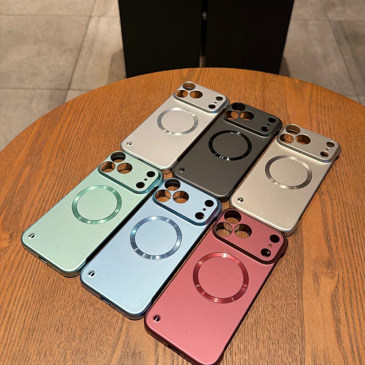 Luxuriöse Matte Rahmenlose Harte Magnetische Handyhülle für iPhone 18 17 16 Pro Max 18Pro für Magsafe Kabelloses Ladegerät Stoßfeste Abdeckung – Detail 1