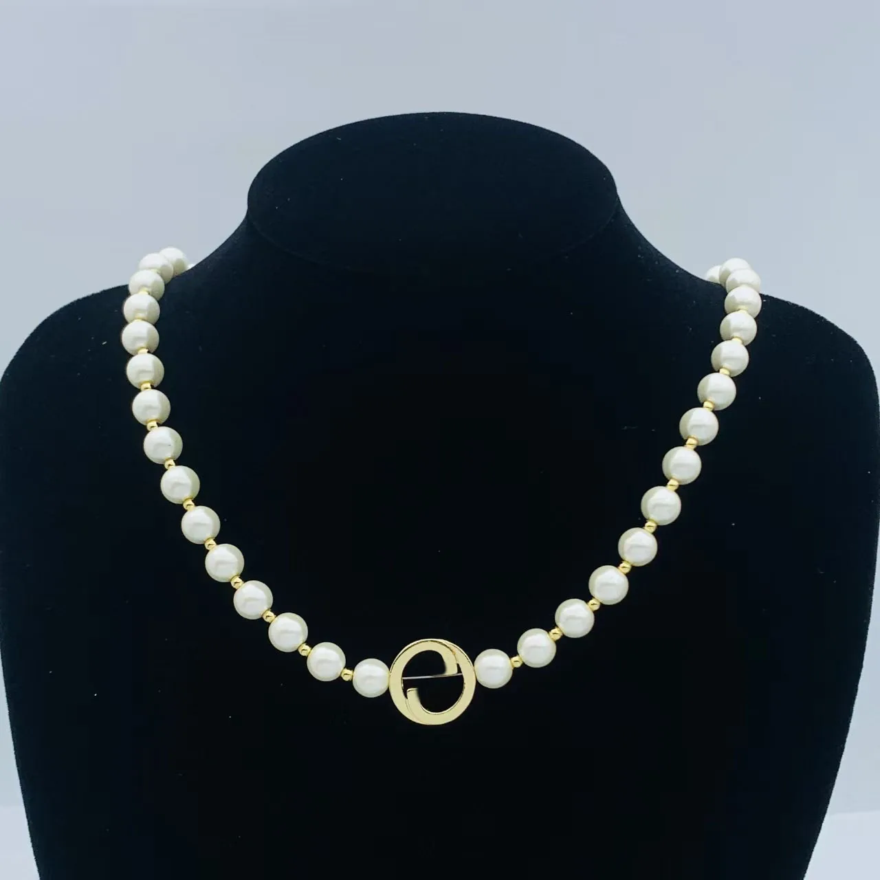 

Новое ожерелье с двойной буквой G ярких цветов и бриллиантами, модная классика 2025 года