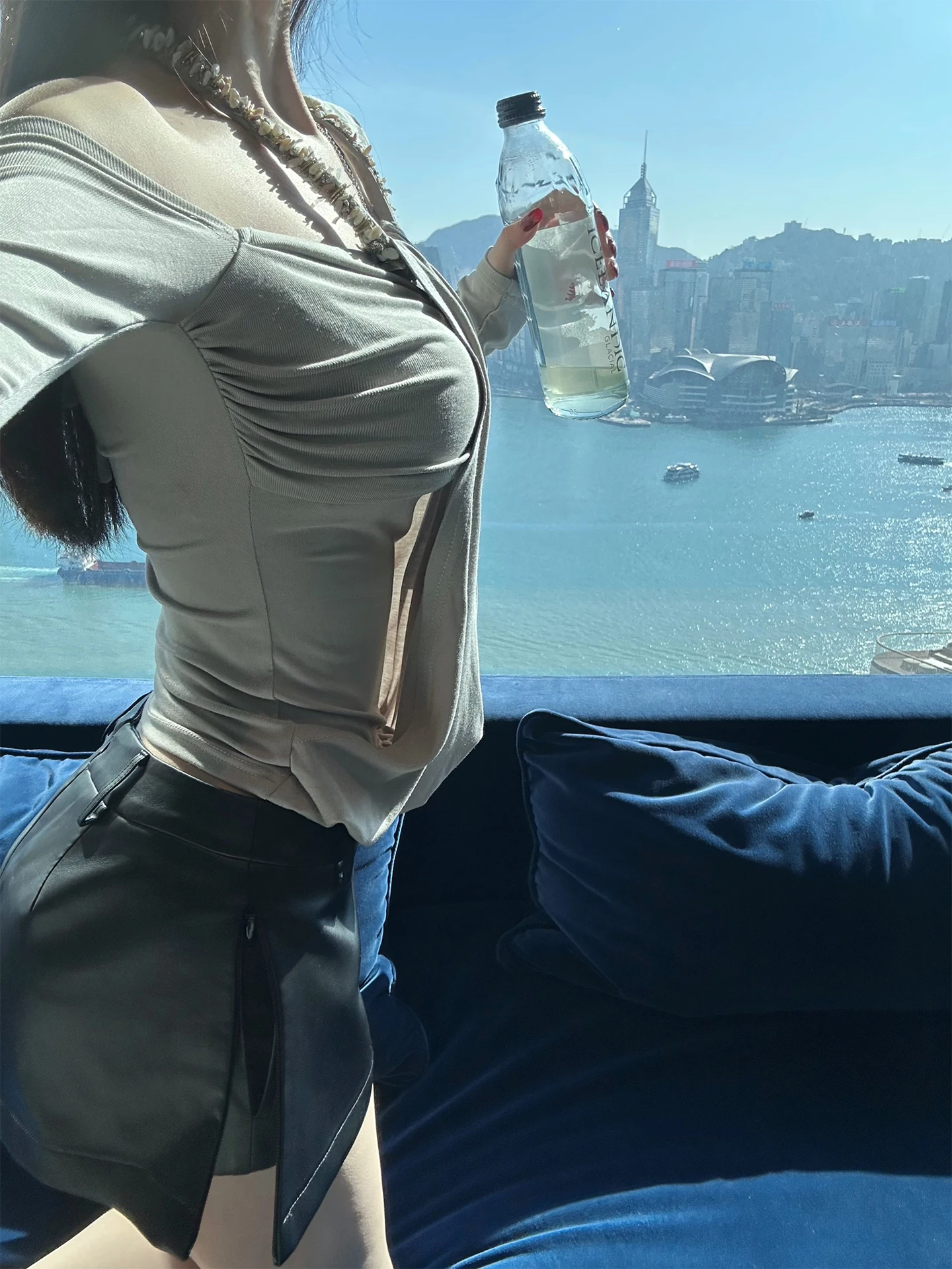 

Вязаный топ Long Island Iced Tea с открытыми плечами, декоративной цепочкой и асимметричным кроем, облегающий, женский, сексуальный