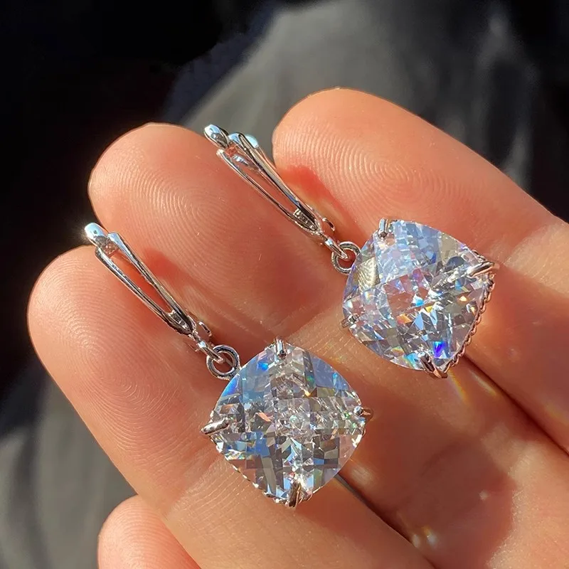 Huitan Square Crystal Cubic Zircon Drop Earrings Proste stylowe akcesoria do uszu dla kobiet Luksusowa elegancka modna biżuteria ślubna
