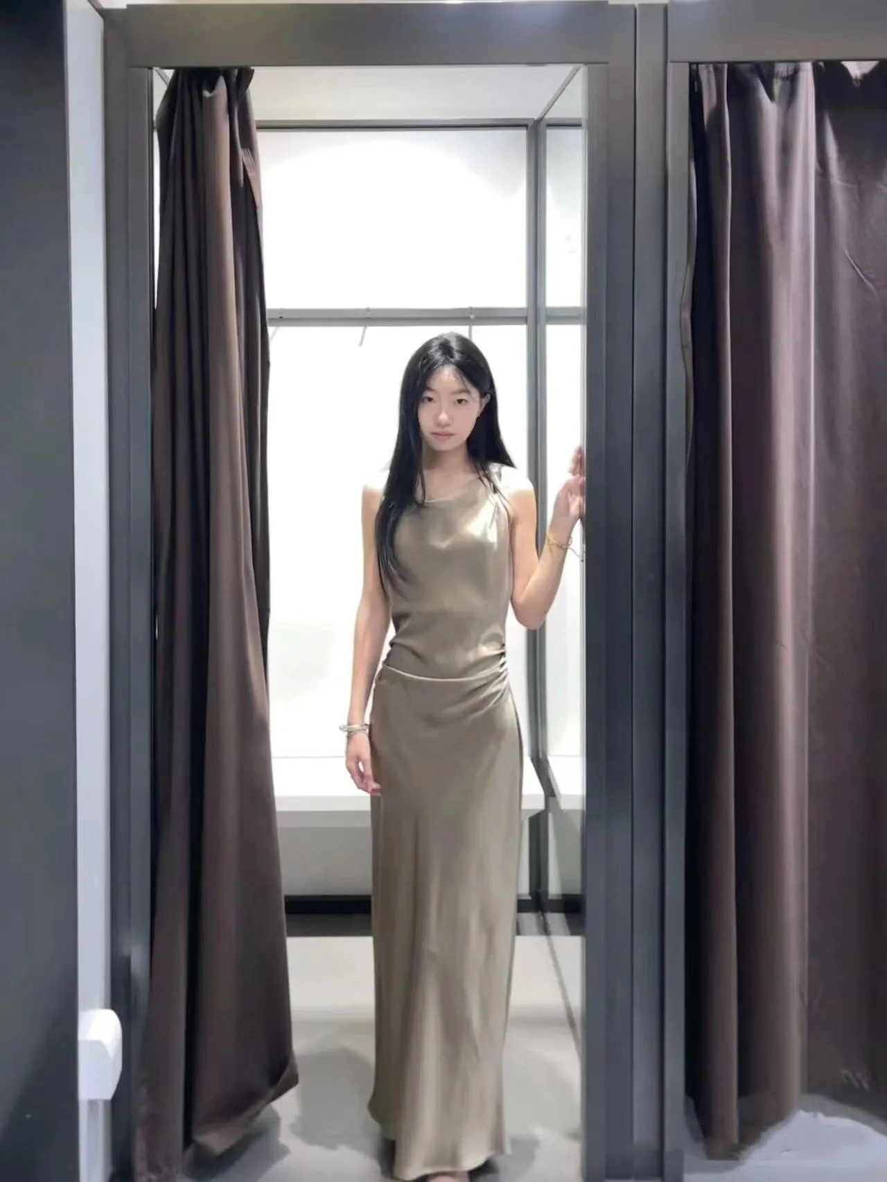 Summer 2025 Women's High-End Silk Satin Midi Vest Dr Korean Sle High Waist A-Line Skirt without Sves round Ne Casual