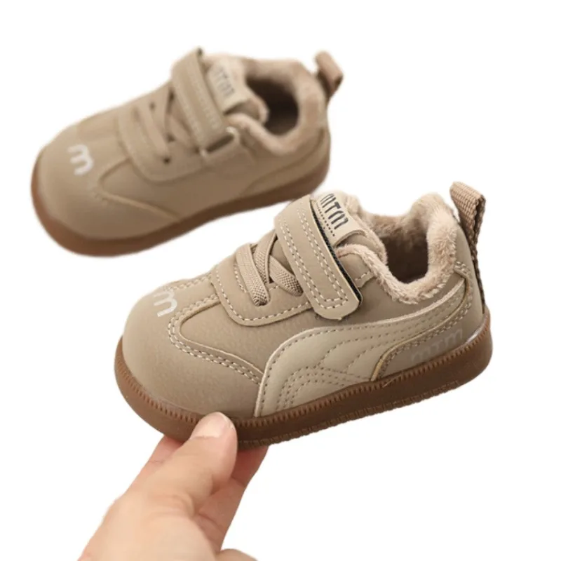 

Детские серые прогулочные туфли, новые зимние замшевые туфли для мальчиков, универсальные кроссовки на мягкой подошве, теплая нескользящая спортивная обувь для девочек