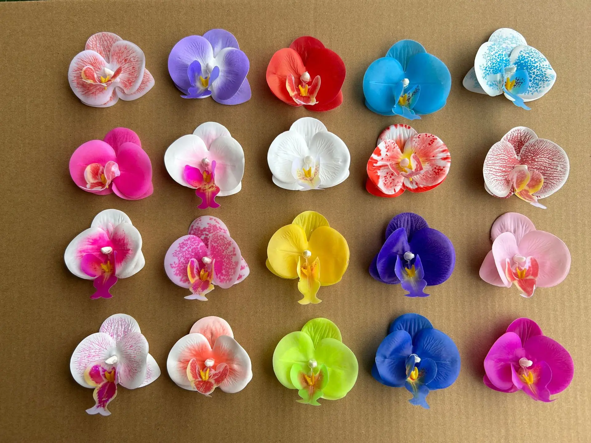 50 Stück Künstliche Blumen Schmetterlingsorchideen-Köpfe DIY Hut-Accessoires Geburtstagsparty Geschenkbox Deko Phalaenopsis Hochzeit Heimdekoration – Detail 1