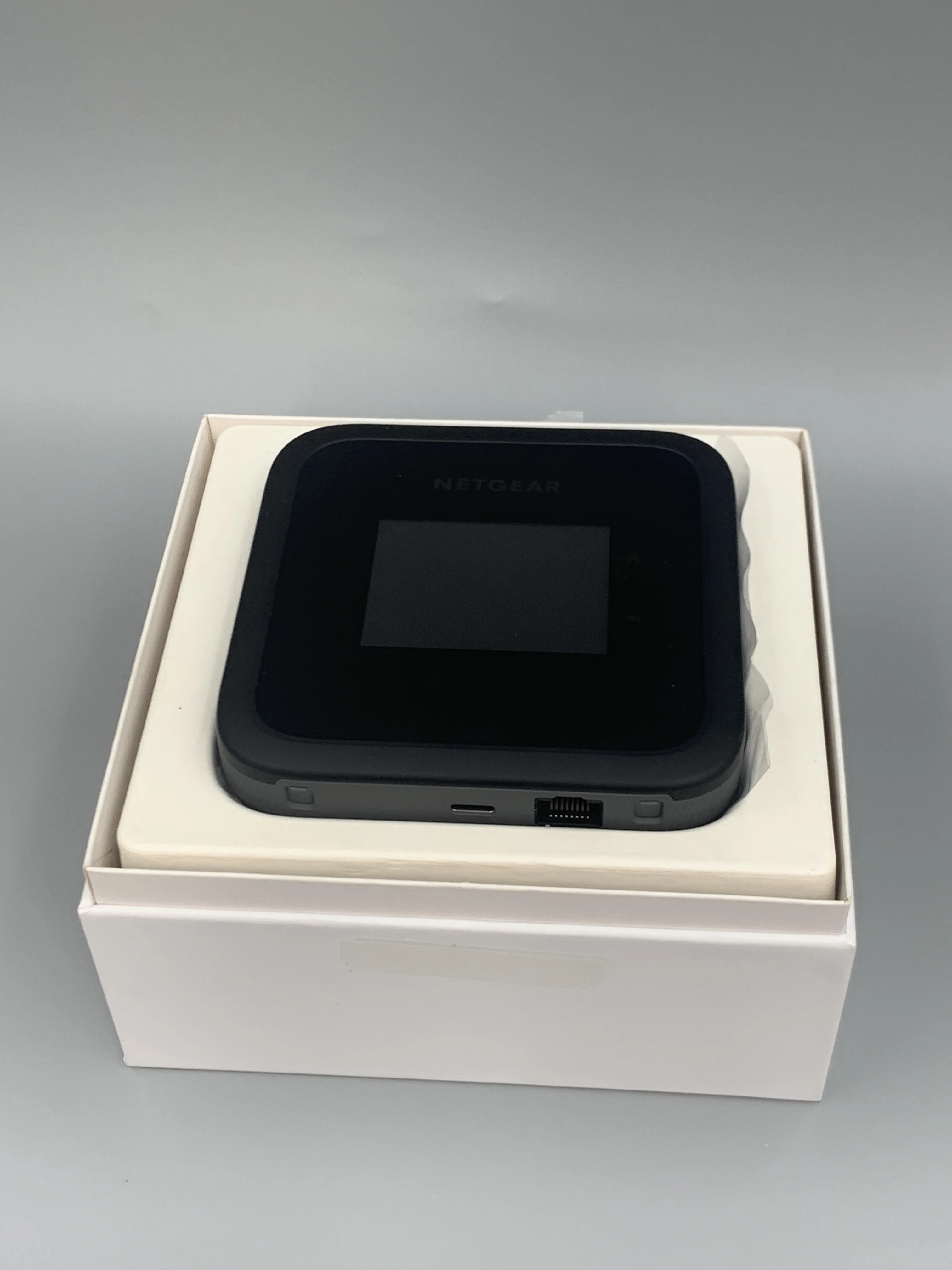 NETGEAR Nighthawk M6 5G WiFi 6 Mobile Router - MR6110 111EUS Eu Version Unlocked N78 support With 5G WiFi 6 Mobile