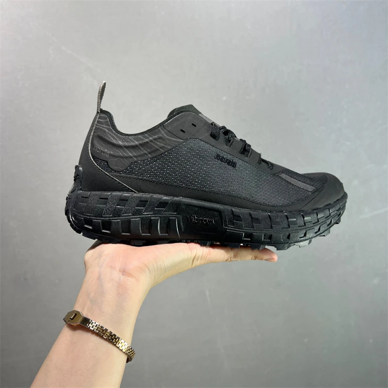 

Unisex Low-Cut Hiking Shoes, Lightweight, Anti-Slip, Wear-Resistant, for Casual and Off-Road Running