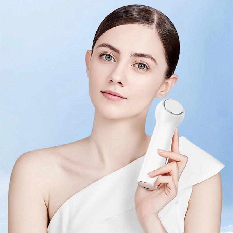

2-in-1 Cooling and Warming Massager, Rechargeable Portable Device for Facial Refreshment & Gentle Cleansing Aid