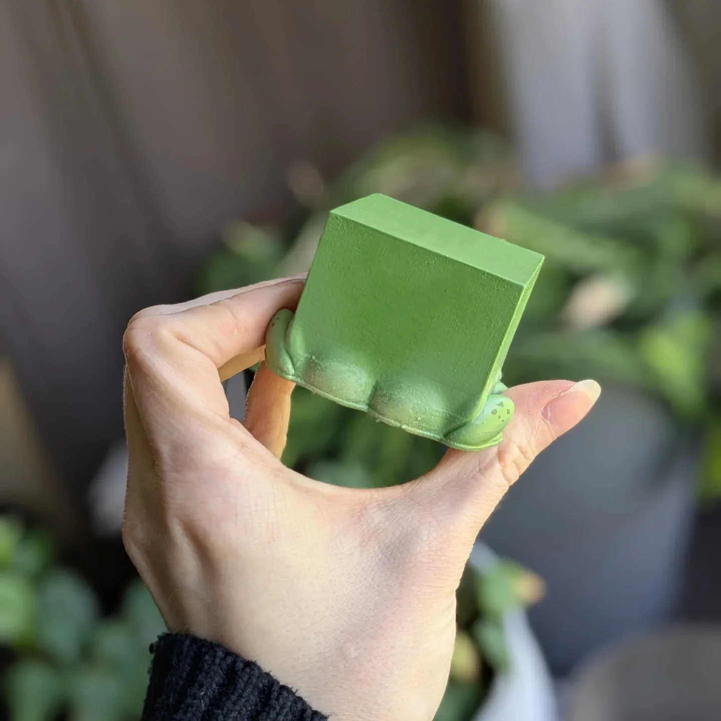 ديكور الضفدع اللطيف القبيح، تمثال سطح المكتب من الراتنج الملتوح #4