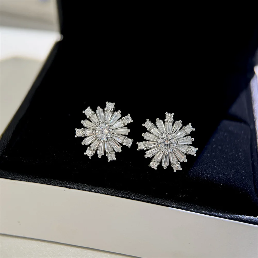 

Snowflake Shaped Full Diamond Earrings Sparkling Sunflower Earrings Exquisite Temperament High-End Feeling 2024 New Earrings