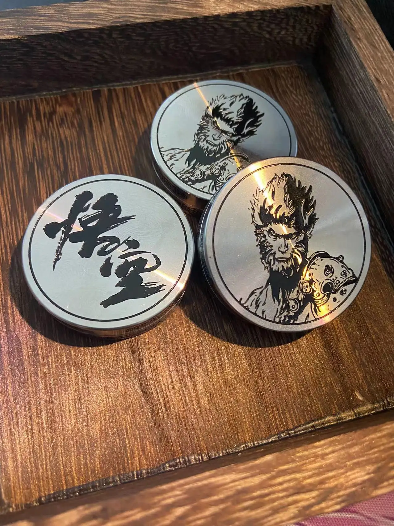 Monkey King Wukong slap coin stainless steel ratchet milk cap mechanical rotary push EDC push toy