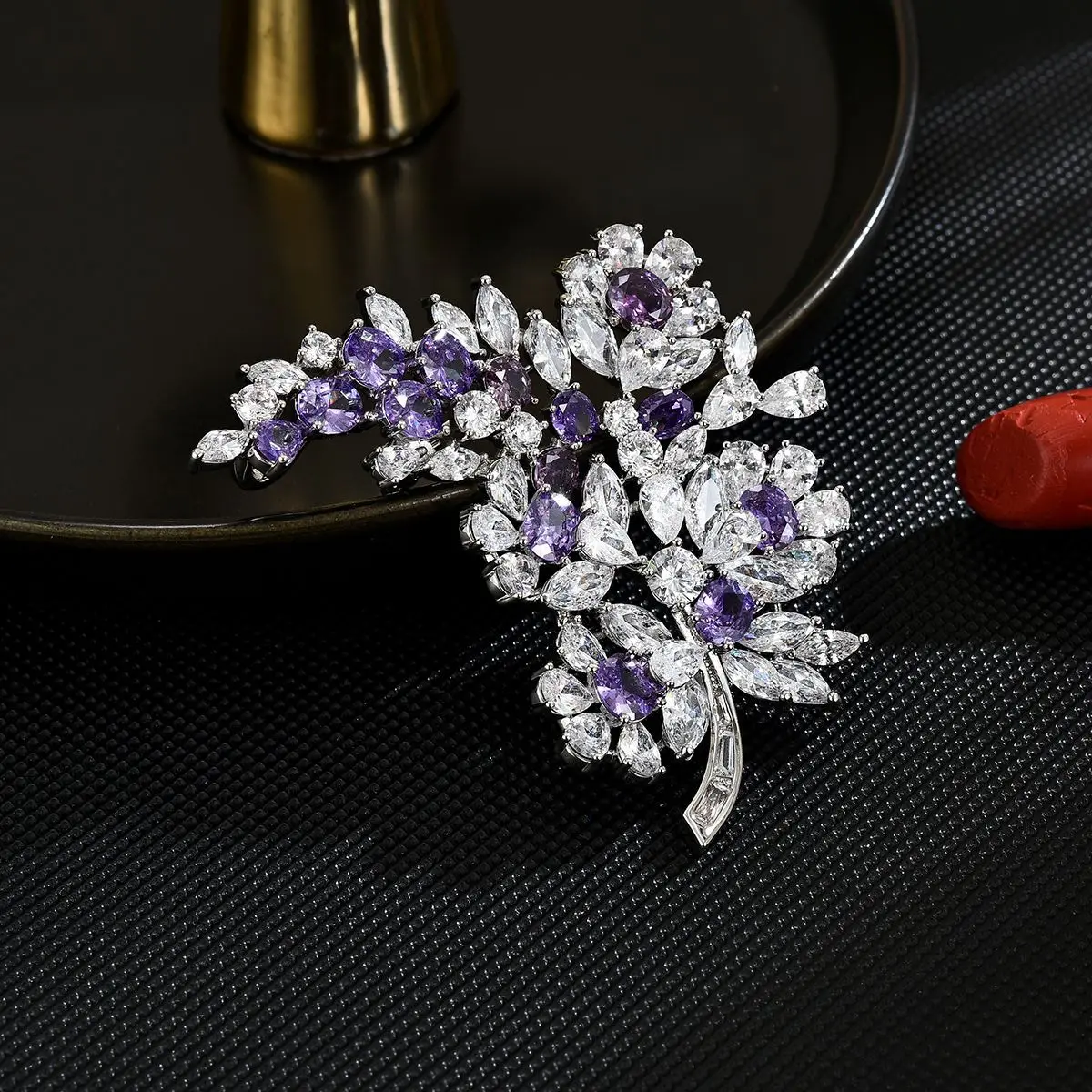 

Luxurious and Elegant Blooming Purple Wisteria Flower Brooch Full of Cubic Zirconia Pin for Women Suit High-end Accessories