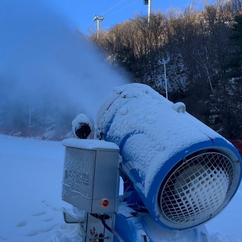 High Output Snow Making Machine Good Snow Quality Winter Movable Automatic Snow-making Equipment Snow Making Machine for Mexico