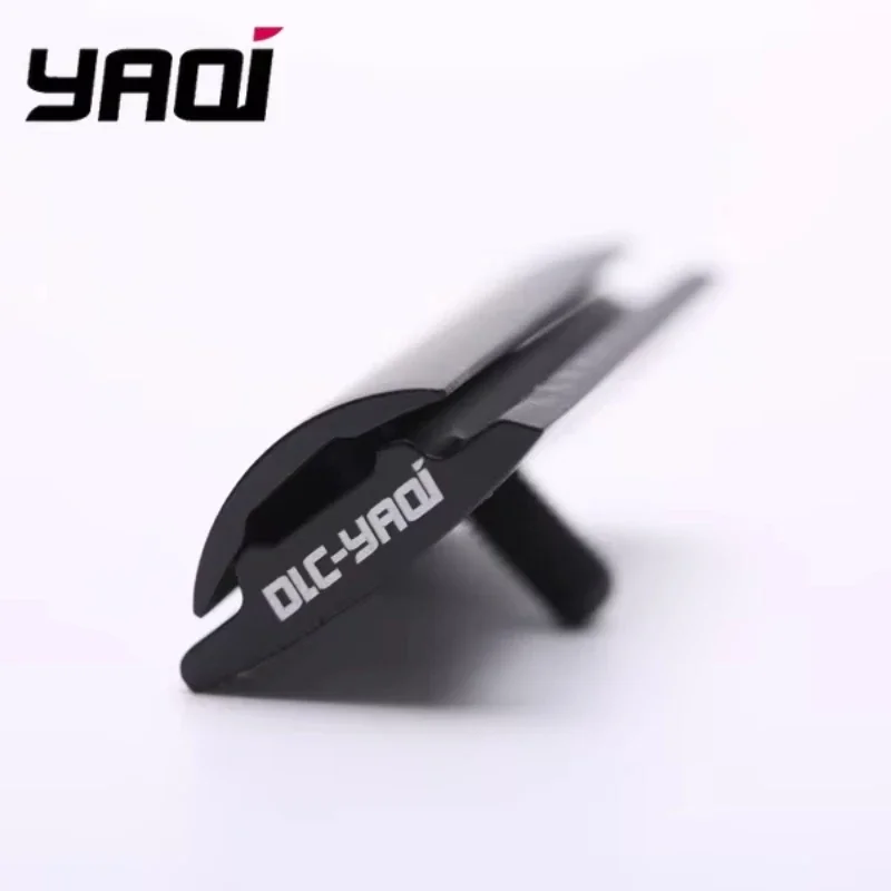 Мужская бритвенная головка с двойной расческой и двойным уровнем агрессировки «Яки» черного цвета с двойной кромкой