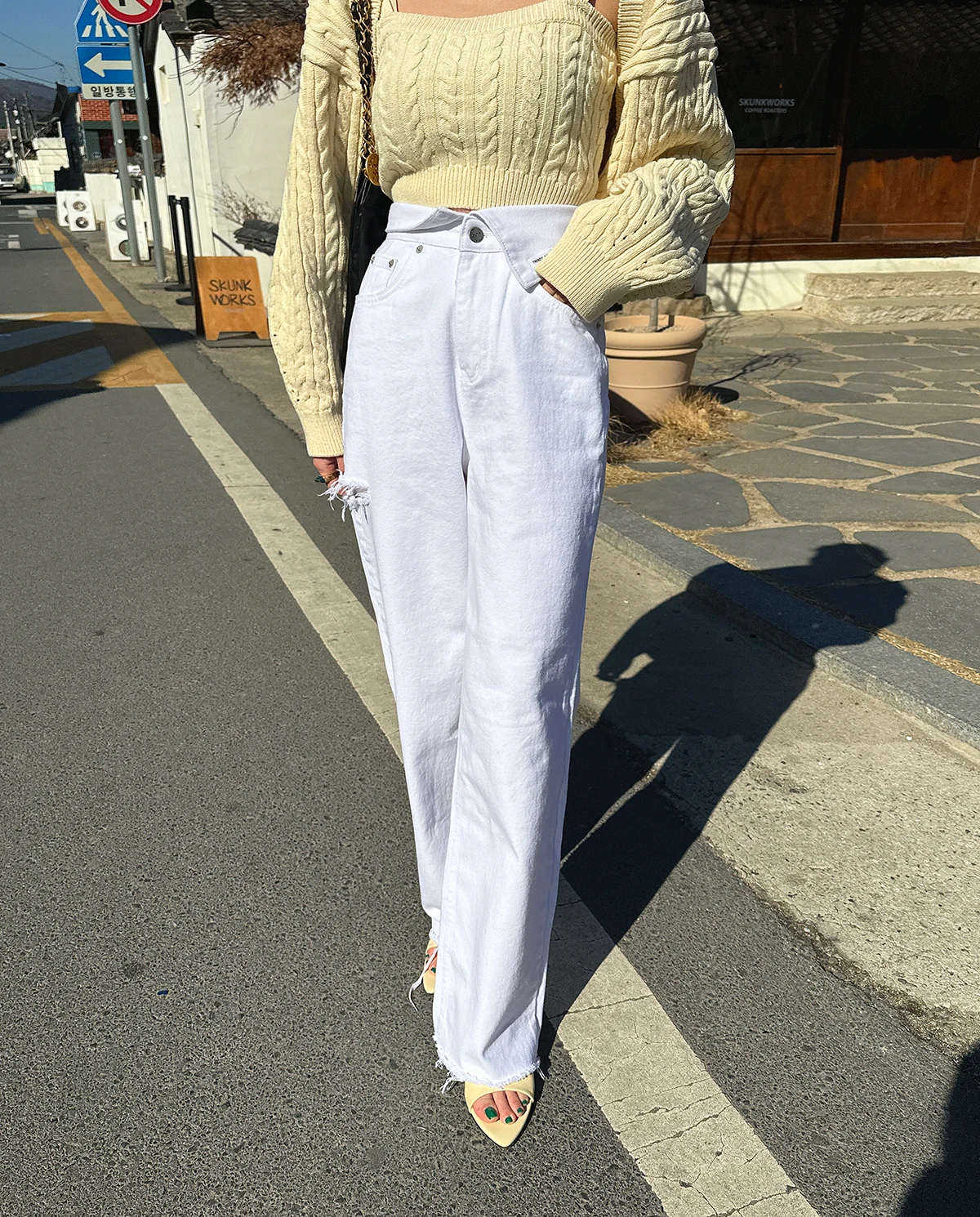 Jeans da donna retrò a vita alta con orlo sfilacciato Pantaloni lunghi a gamba dritta Design Waed Jeans denim casual alla moda dimagranti