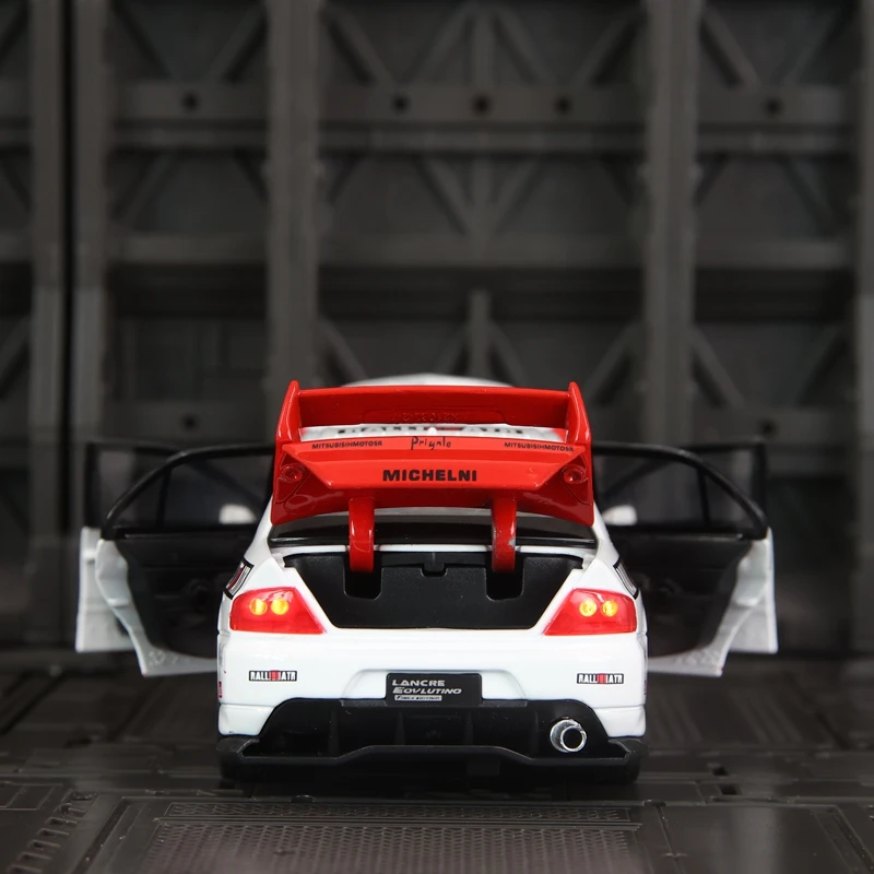 1:32 modelo de carro de liga Mitsubishi 9a geração EVO, portas e capô do motor, porta-malas pode ser aberto detalhes ricos, acabamento fino