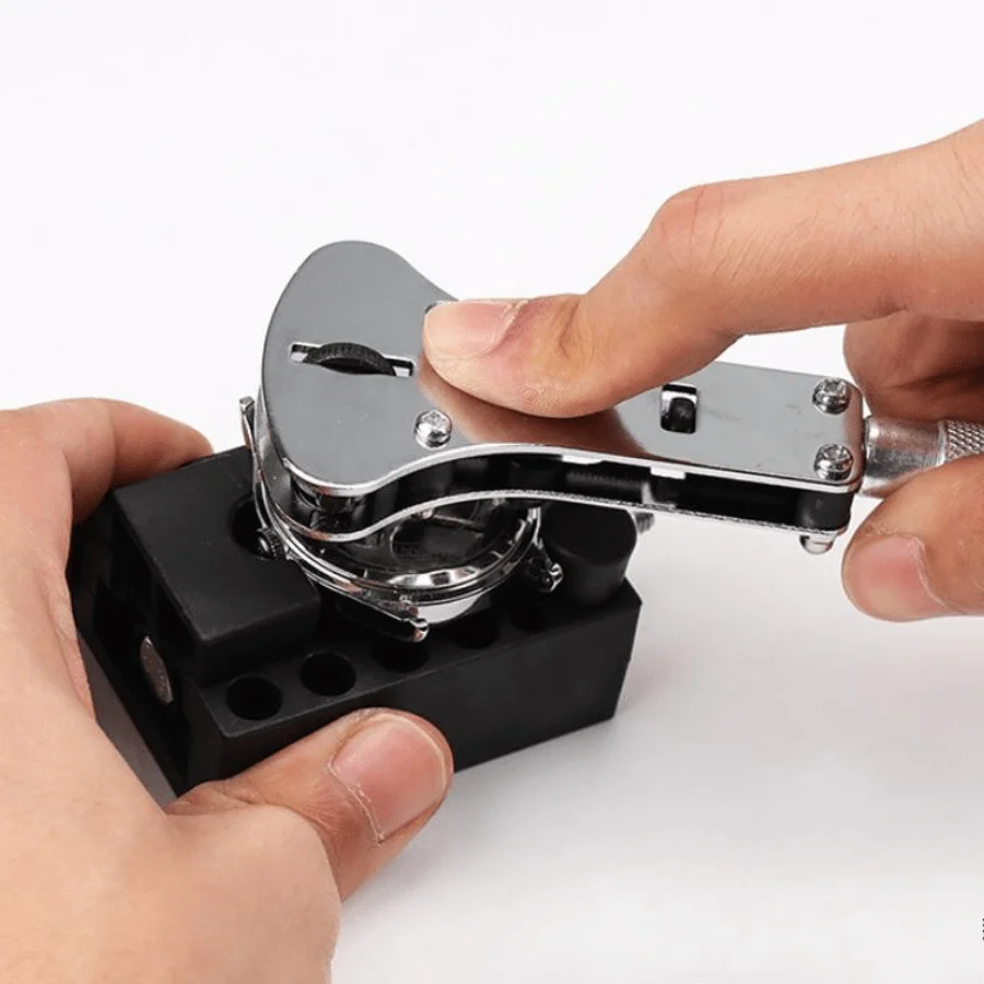 Tools For Repairing Watches Watch Maintenance Adjusting Watch Straps Replacing Batteries 147 Parts Disassembly And Installation
