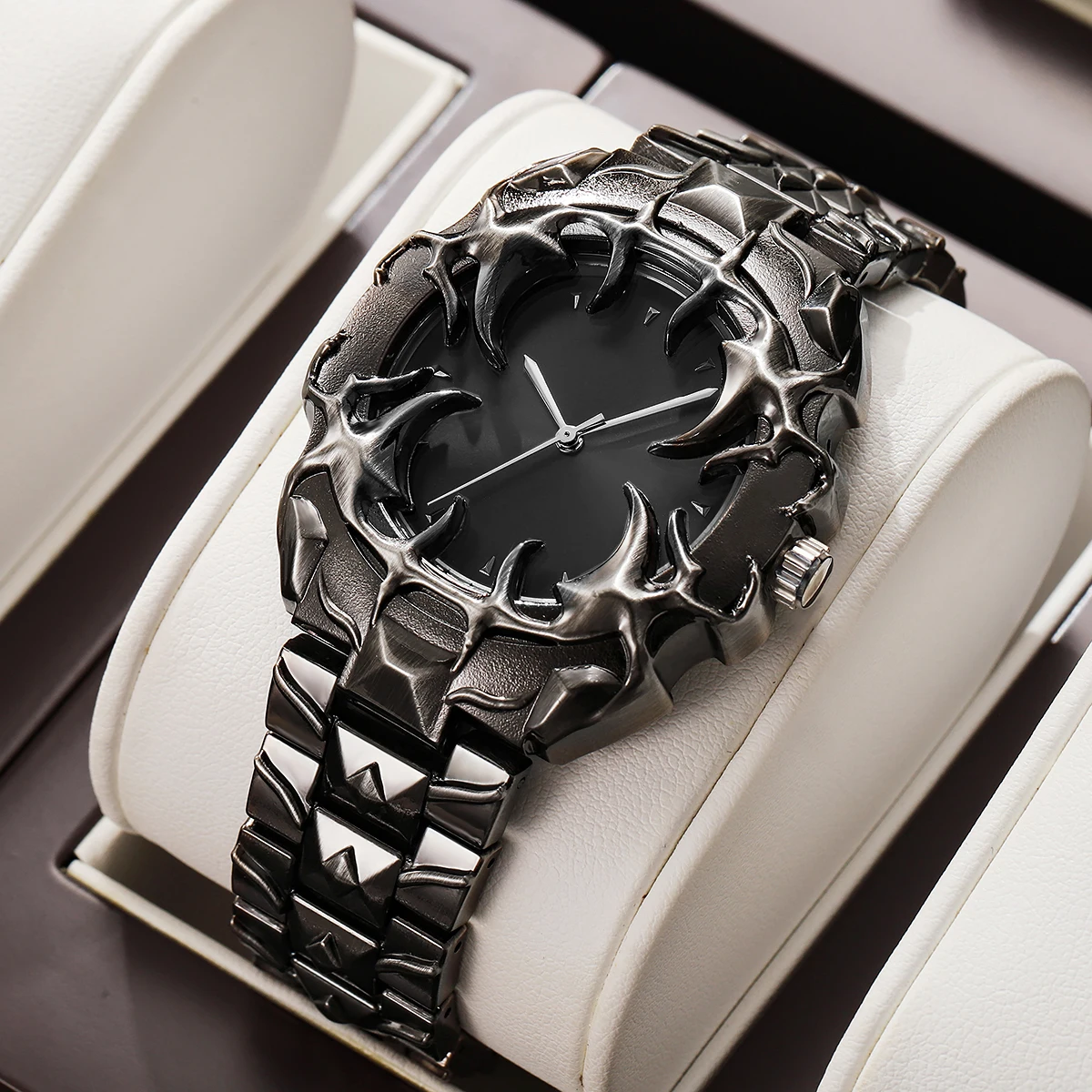 Men's Claw-Shaped Quartz Watch with Interchangeable Dials