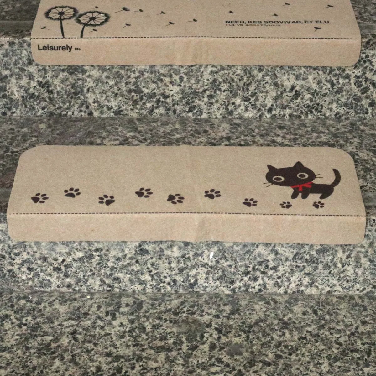 Рисунок 6 - Нескользящий лестничный ковер с рисунком котенка