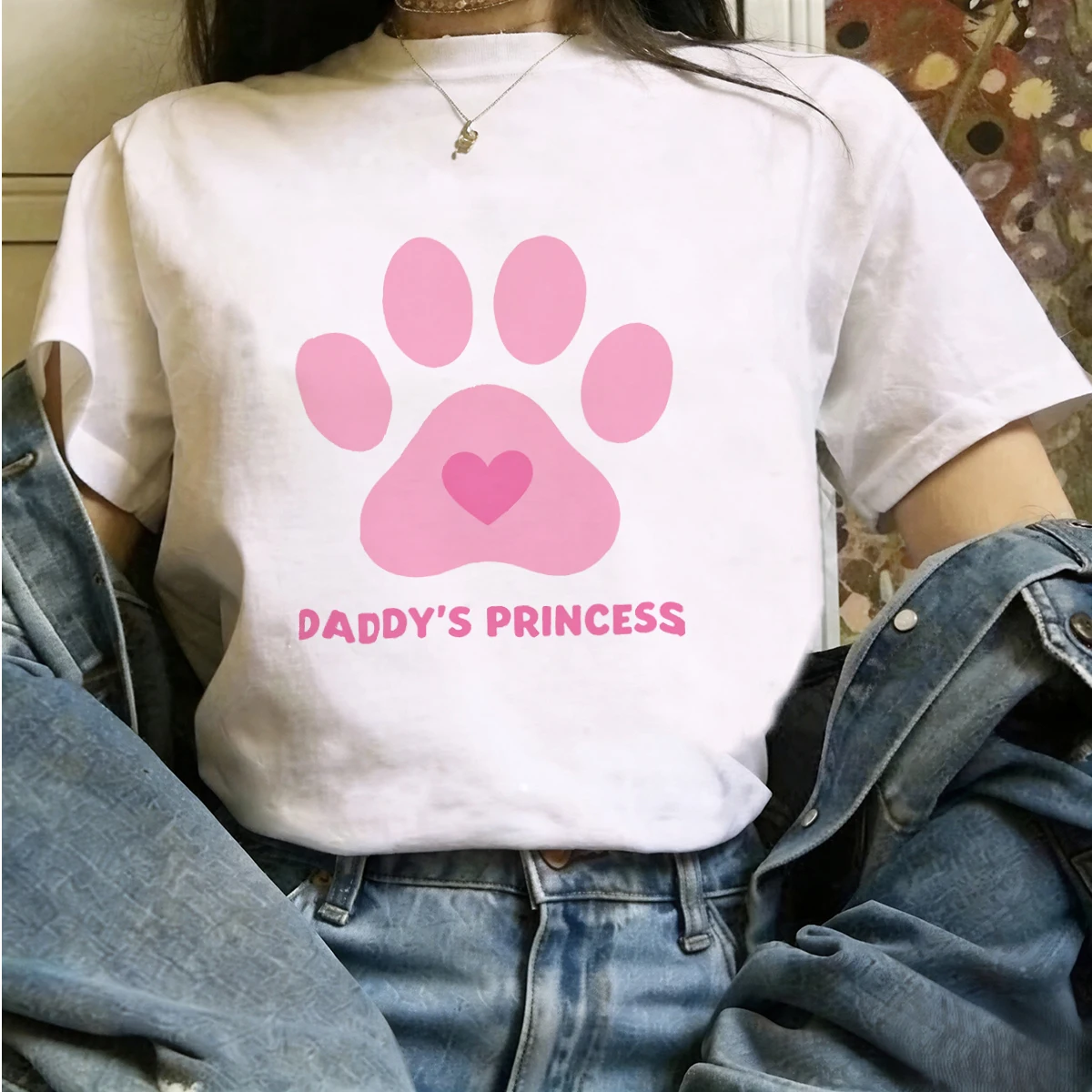 Camisetas con letras, palabras, texto impreso, diseño gráfico, artístico, expresivo, divertido, novedoso, estilo hip hop, ropa urbana, cuello alto