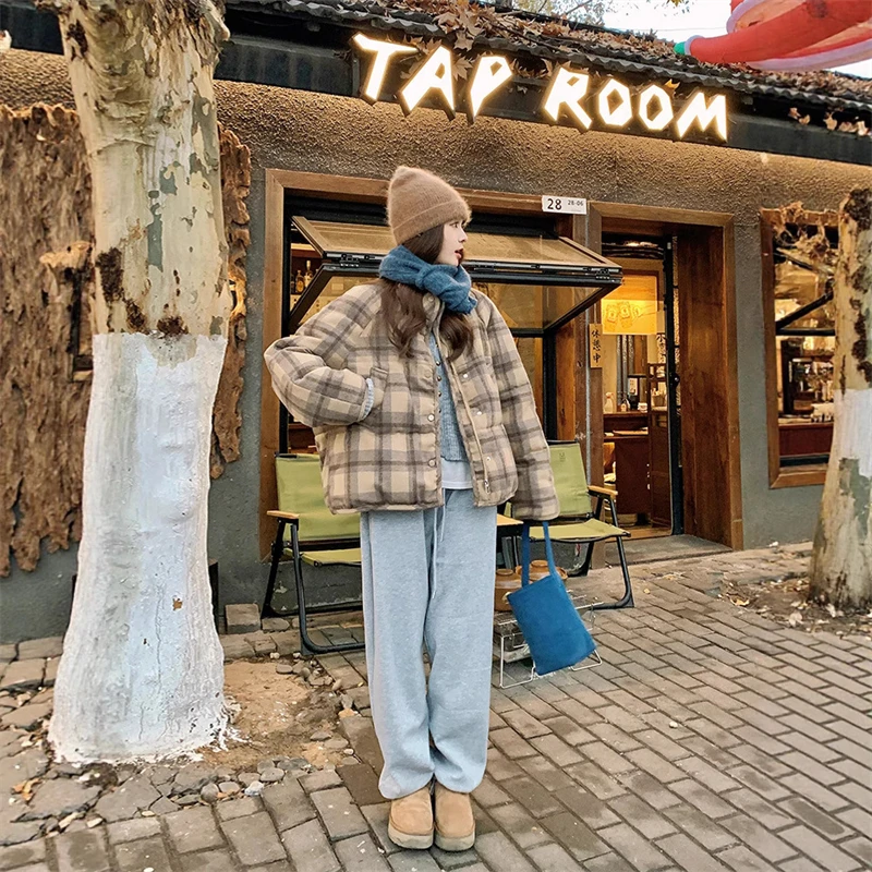 2025, kurze Daunenjacke aus Baumwolle, modisch, neu, kariert, für Damen, Winter, Parka, Mäntel, Knopf, lange Ärmel, lose, dicke, warme Baumwolljacken