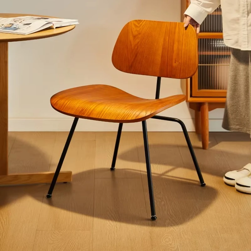 

Vintage Solid Wood Apple Dining Chair, Minimalist Thickened Backrest Chair for Home Cafe Restaurant Mid-Century Seating