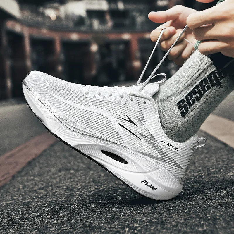 

New Shock absorbing running shoes, men's carbon plate ultra light rebound sports shoes, women's outdoor leisure walking shoes ﻿
