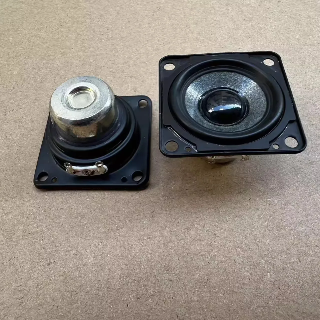 GHXAMP para altavoz Harman de rango completo resistente al agua de alto rendimiento de 1,75 "45 mm con cono de mica, 4 Ohm 5 W para uso en exteriores 2 piezas