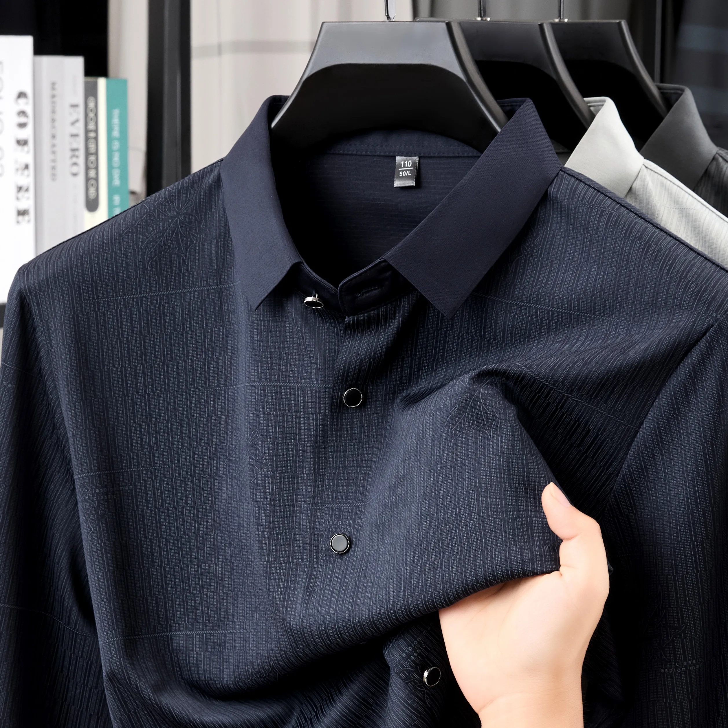 

Long Sleeved Shirt Men's Wrinkle Resistant and Easy To Maintain Cotton Business Formal Casual Shirt Made of Silk